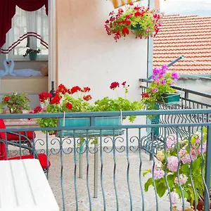 Apartment Angela With Old Town View, Split